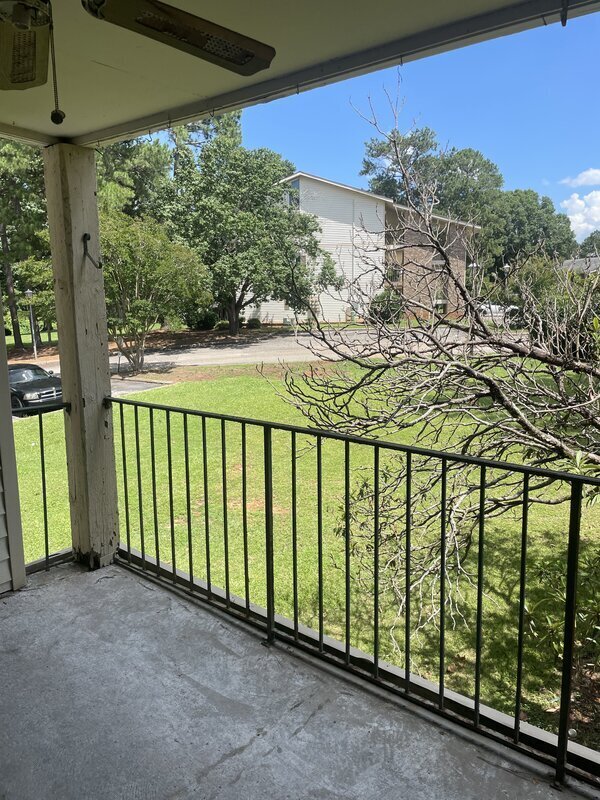 Foto del edificio - 1208 Bush River Rd