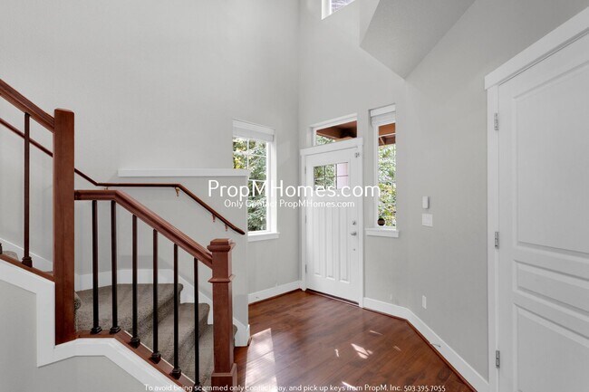 Building Photo - Light & Bright Four Bedroom Home in Tigard!
