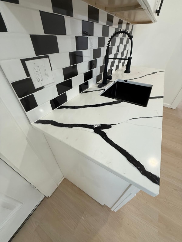 Primary Photo - 1447 W 101st St