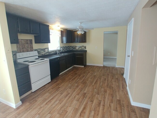 Building Photo - 6518 Ethan Dr
