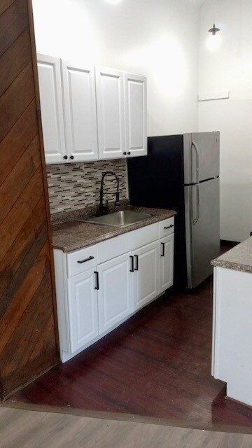 Foto del edificio - 354 Lakewood Rd
