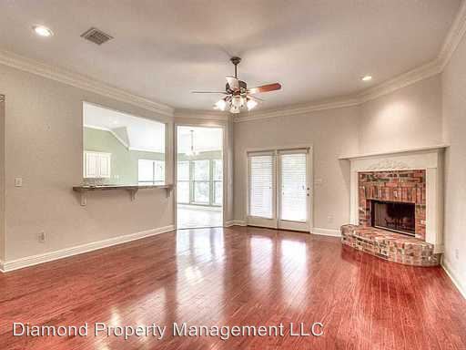 Building Photo - 3524 Lakeside Dr