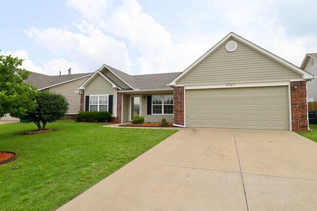 Building Photo - Stunning 3 Bed 2 Bath Rental Home Broken Arrow! Move in Ready!