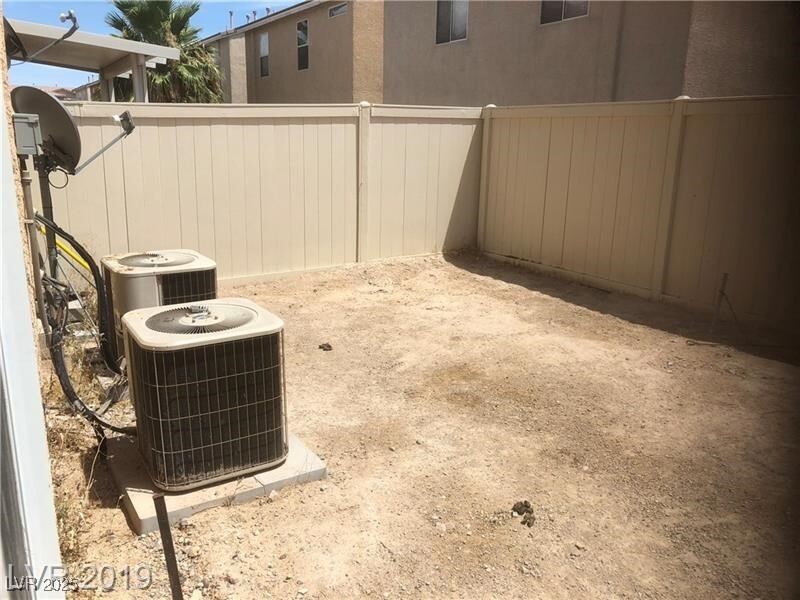 Building Photo - 6045 Las Nubes Dr