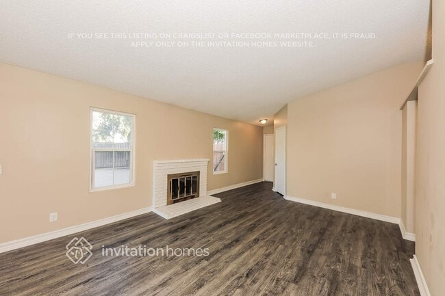 Building Photo - 27394 Rustic Ln