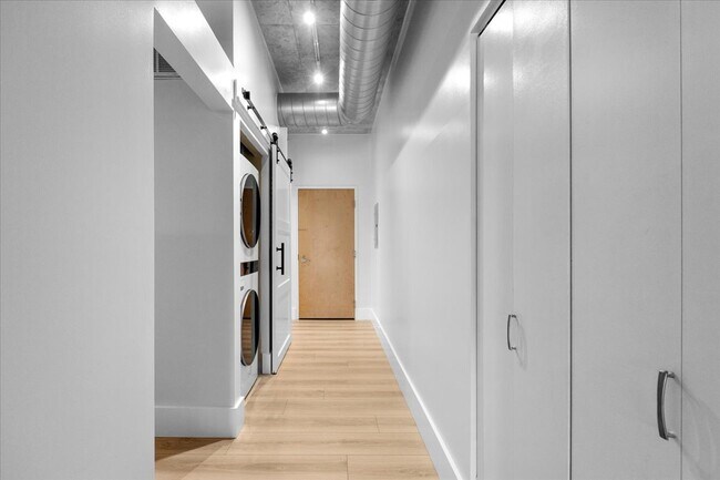 Foto del edificio - 1000 N Kingsbury St
