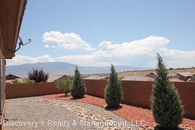 Building Photo - 4 br, 2 bath House - 4006 Paseo Vista Cour...