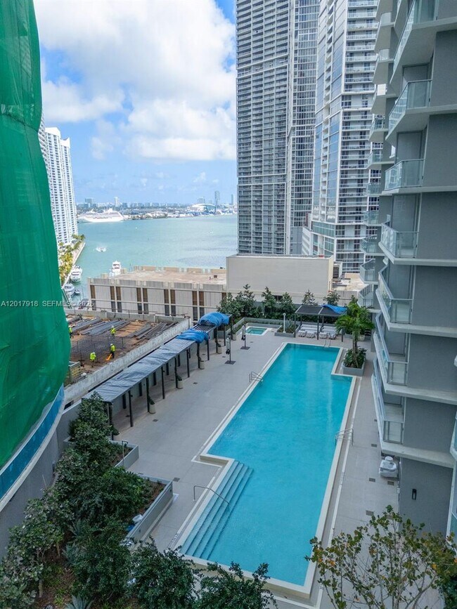 Foto del edificio - 77 SE 5th St