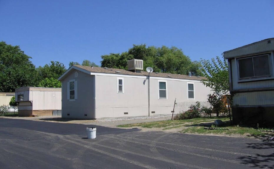 Hamilton City Mobile Home Community Apartments in Hamilton City, CA