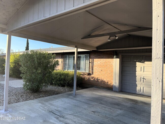 Building Photo - 7419 E Calle Sinaloa