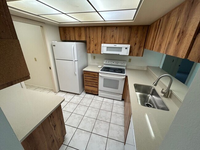 Building Photo - 1429 Dogwood Dr