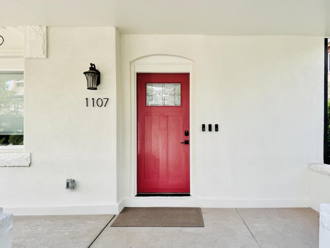 Building Photo - 1107 N Downing St