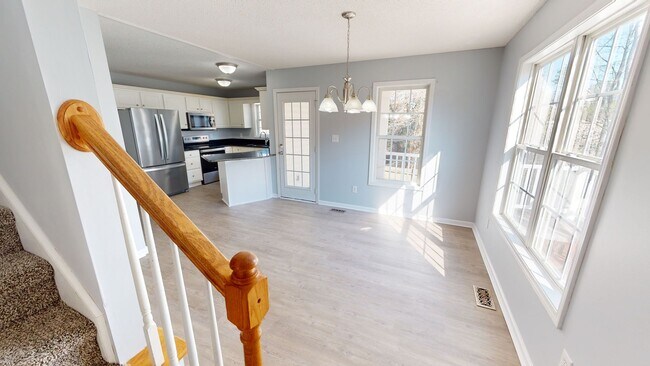 Foto del edificio - Spacious home near Fort Bragg, Schools, & Shopping!