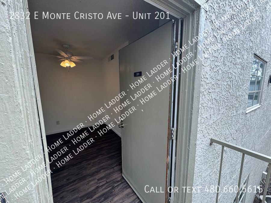 Primary Photo - 2832 E Monte Cristo Ave - Unit 201 - Palom...