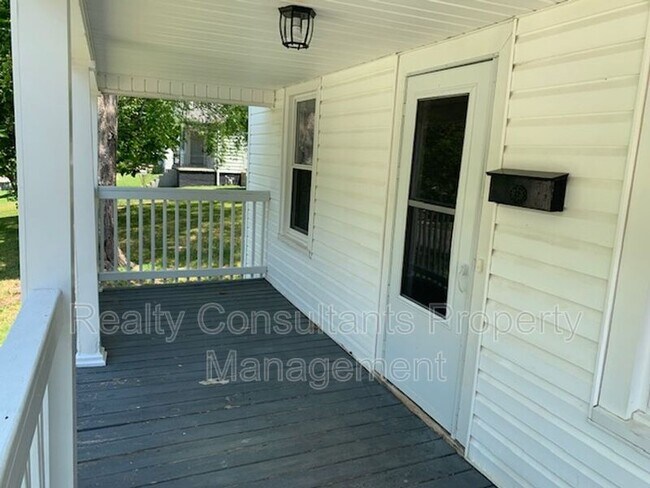 Building Photo - 1009 McCormick St