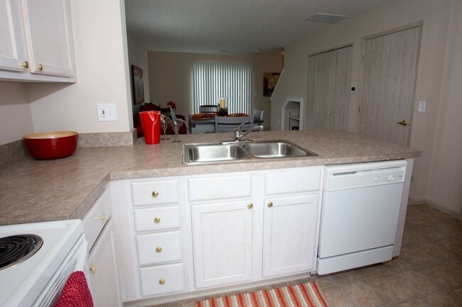 Kitchen 3 - Reserve at Easton