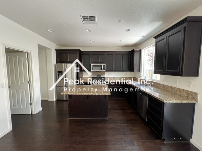 Building Photo - 3 br, 2.5 bath House - 298 Barnhill Dr