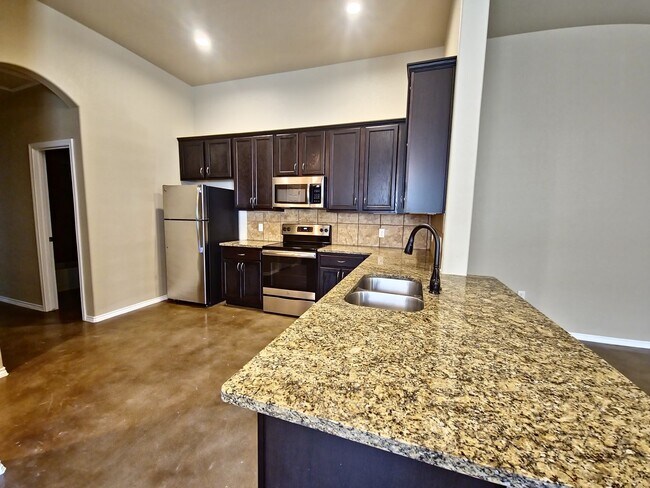 Building Photo - 415 Joanne Lp