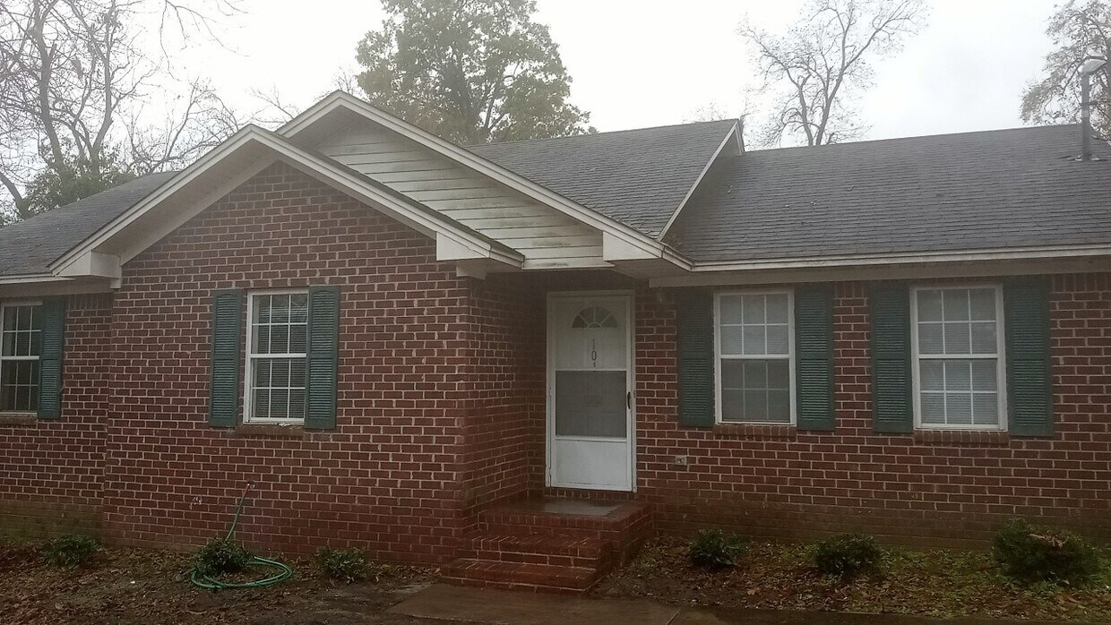 1010 Goff Ave, Orangeburg, SC 29115 House Rental in Orangeburg, SC