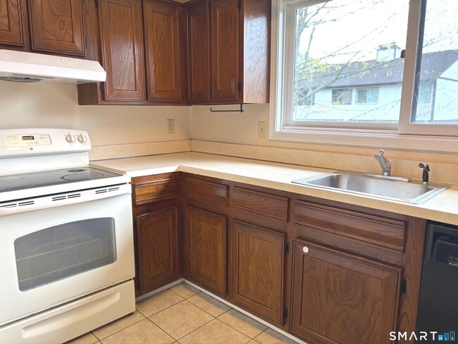 Building Photo - 27 Crows Nest Ln