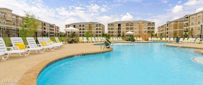 Foto del edificio - 4 br, 4 bath Condo - 30000 FM 2978 Flat  4...