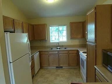 Building Photo - 4787 Sunvalley Dr