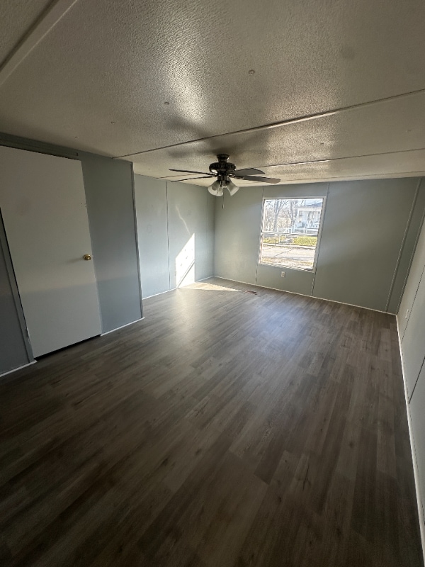 Building Photo - 842 W Popcorn Rd