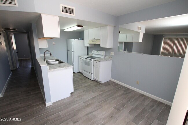 Foto del edificio - 14407 N Boxwood Ln