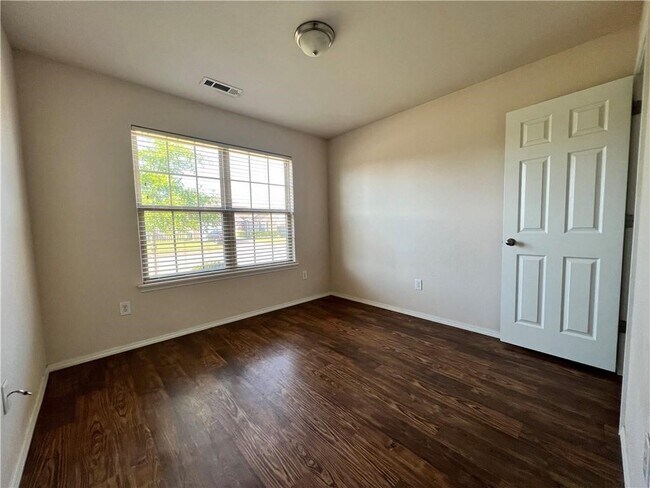 Foto del edificio - 105 E Southpointe Ave