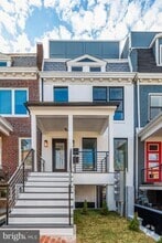 Building Photo - 734 Kenyon St NW