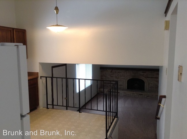 Building Photo - 5530 Lavarie Ct