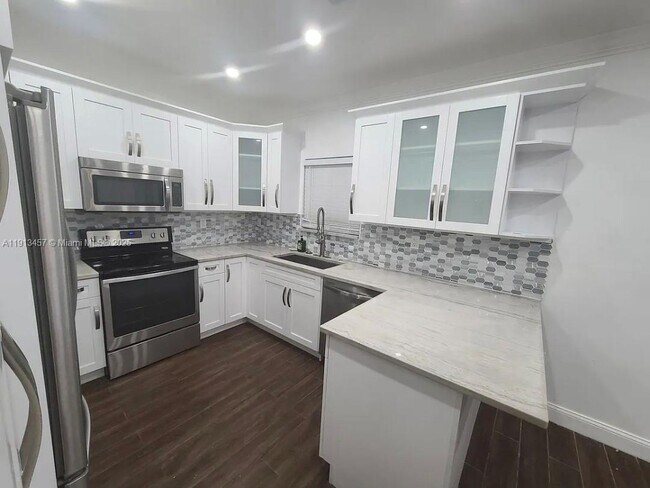 Building Photo - 14351 SW 133rd Ct