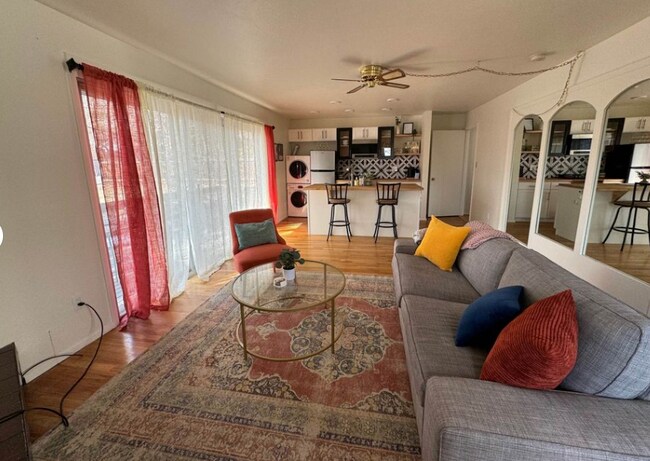 Building Photo - 2414 Ceresa Ln