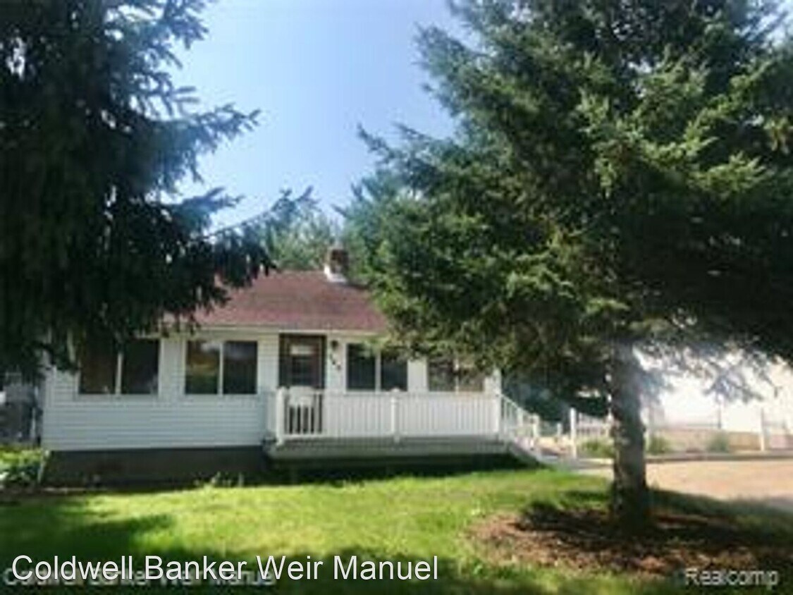 3 br, 1 bath House 780 Bayfield Street House Rental in Orion