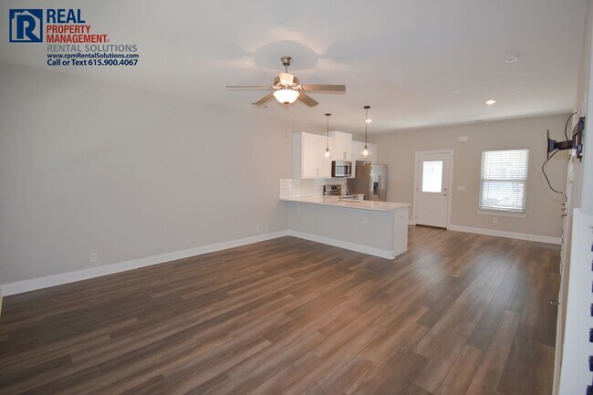 Foto del edificio - Great 2BR/2.5BA Murfreesboro townhome with washer/dryer included! Triple Blackman Schools!