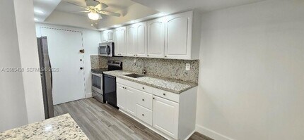Building Photo - 18051 Biscayne Blvd