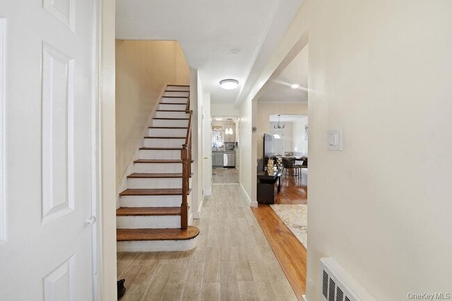 Building Photo - 238 E 88th St