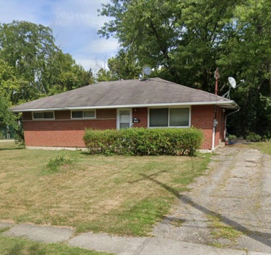 Primary Photo - 3 bed 2 bath Great Neighborhood!!