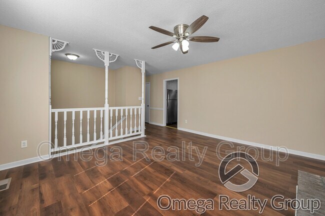 Foto del edificio - 3126 Sleepy Hollow Dr