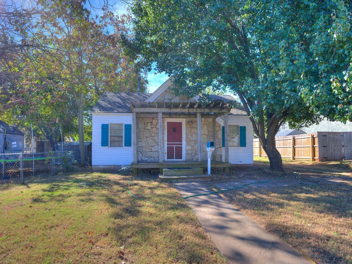 Foto principal - 2 Bed 1 Bath - Refrigerator Included - Urb...