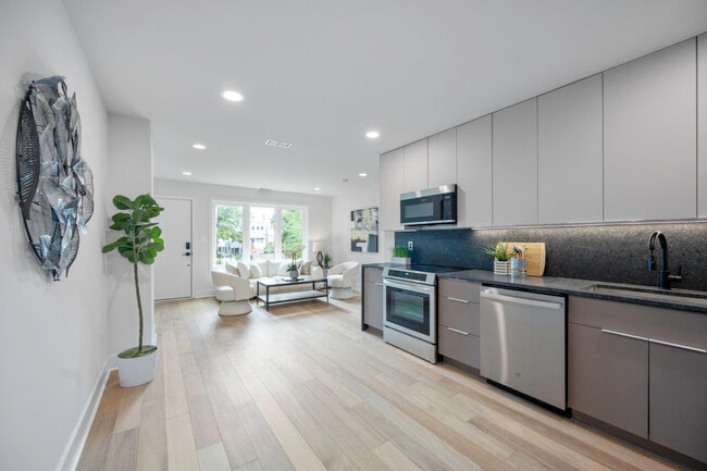 Foto del edificio - 771 18th St NE