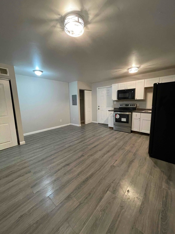 851 Glenwood Ave Unit 8, Cincinnati, OH 45229 Room for Rent in