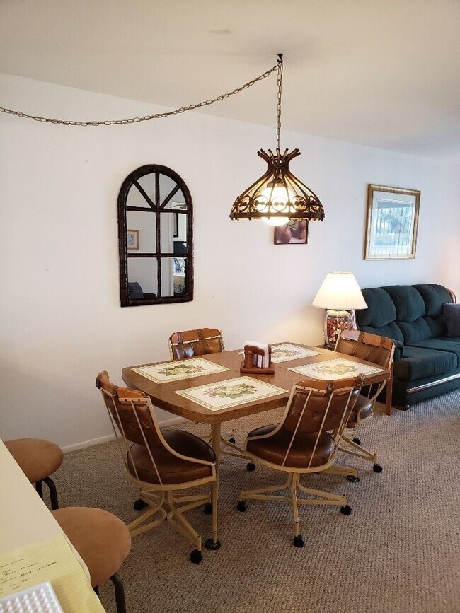 Foto del edificio - 2 br, 2 bath House - 25225 Rampart Blvd #1908