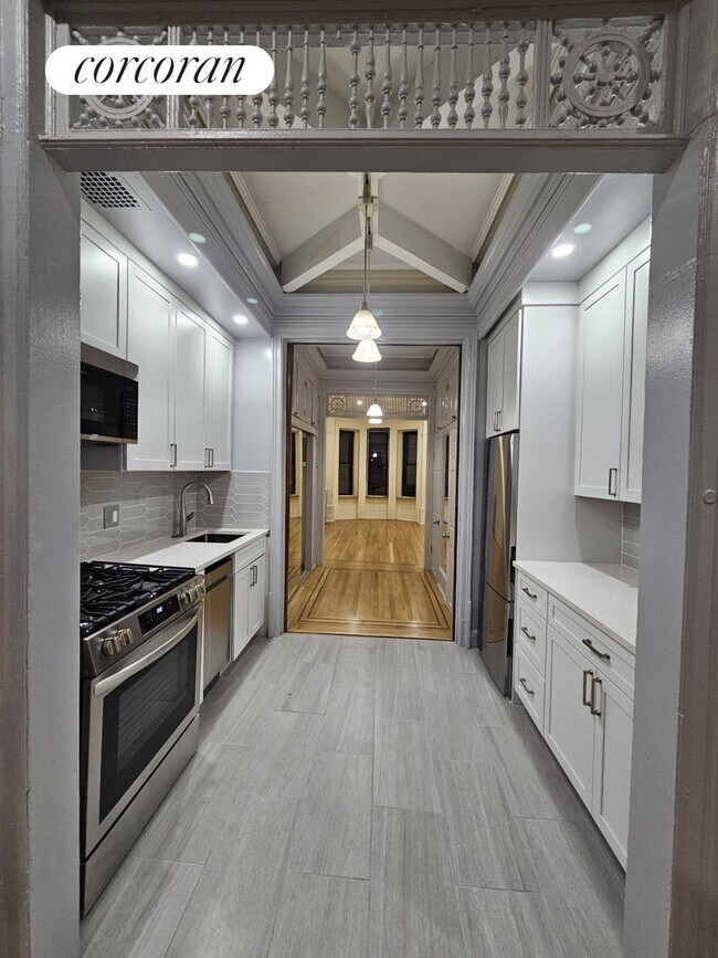 Building Photo - 418 W 154th St