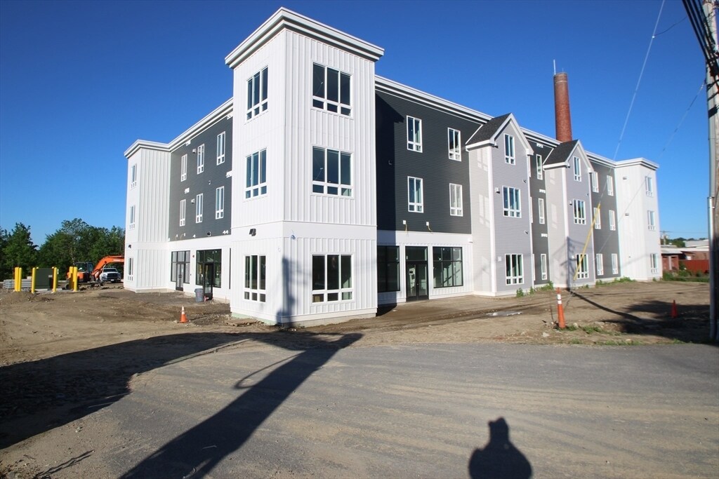 Foto principal - 999 Main St