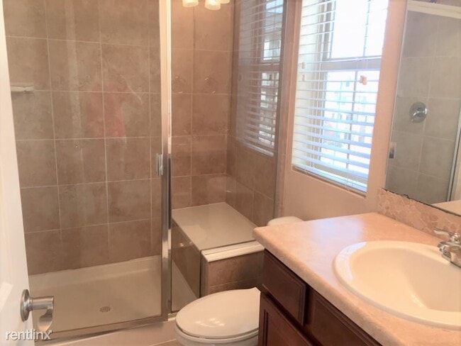 Building Photo - 3 br, 2.5 bath Townhome - 9498 Halstead Lane