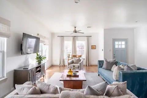 Foto del edificio - 6619 Sherman St