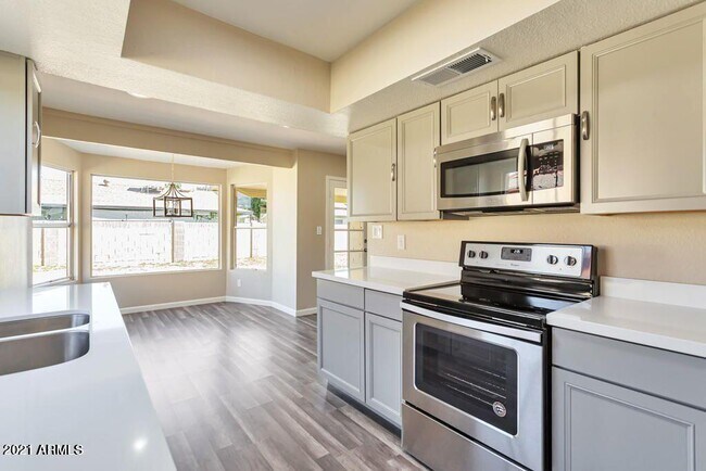 Building Photo - 15613 N 58th Ave