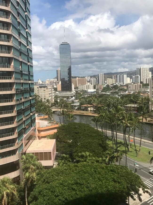 Building Photo - 1909 Ala Wai Blvd
