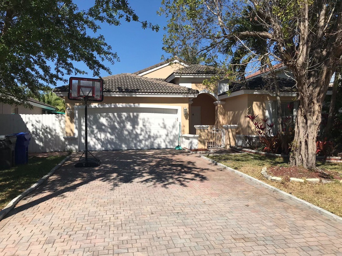 4891 SW 34th Terrace, Fort Lauderdale, FL 33312 House Rental in Fort